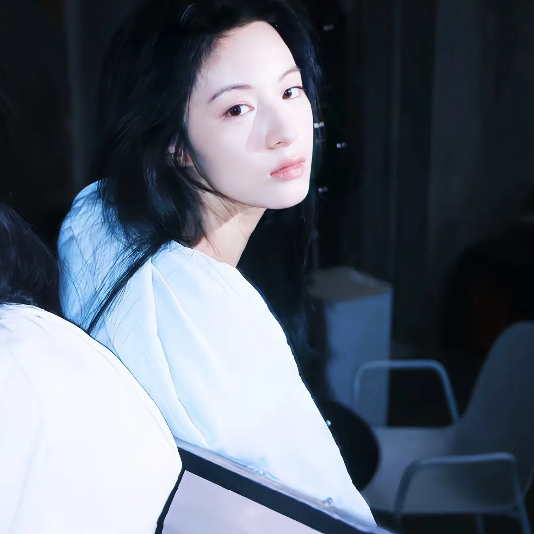 在江边